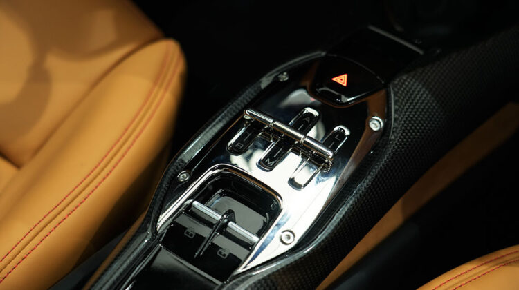 FERRARI 296 GTB COUPE 2.9TC+E V6 RWD 2023 GCC ZERO KM