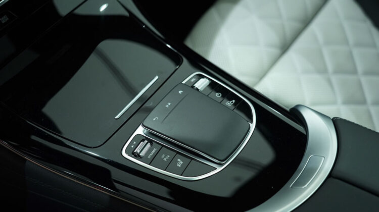 MERCEDES BENZ EQC  400