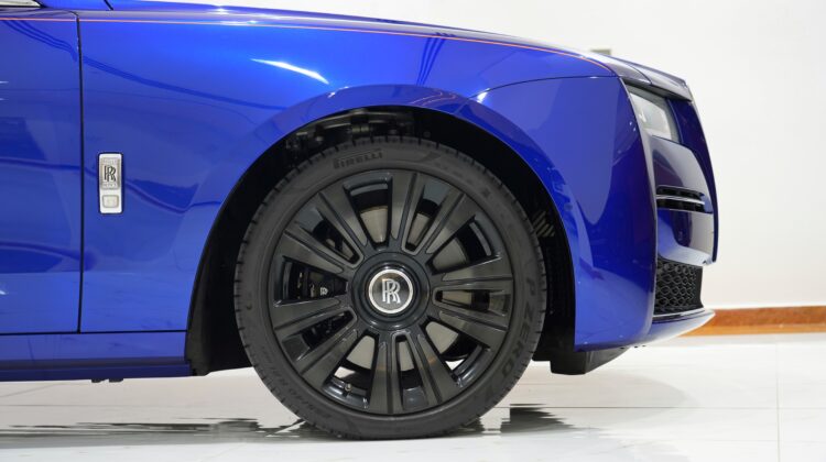 ROLLS ROYCE GHOST FULLY LOADED WITH BESPOKE FEATURES V12