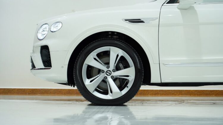 BENTLEY BENTAYGA V8 2023