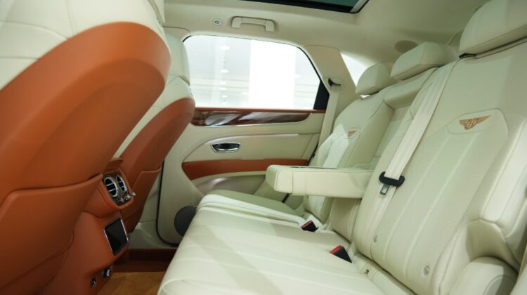 BENTLEY BENTAYGA V8 2023