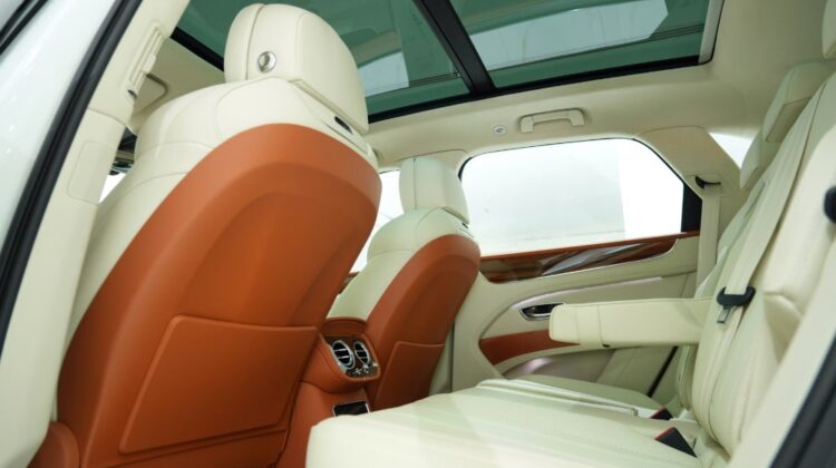 BENTLEY BENTAYGA V8 2023