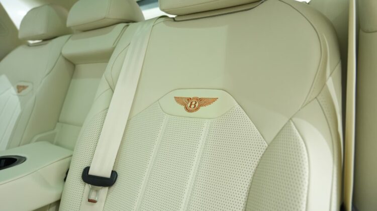 BENTLEY BENTAYGA V8 2023