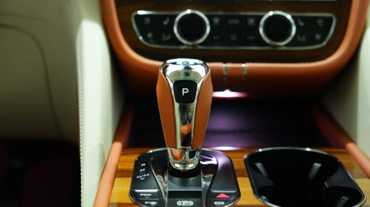 BENTLEY BENTAYGA V8 2023