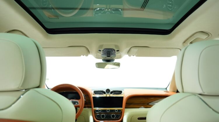BENTLEY BENTAYGA V8 2023