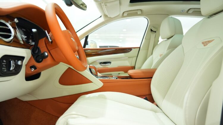 BENTLEY BENTAYGA V8 2023