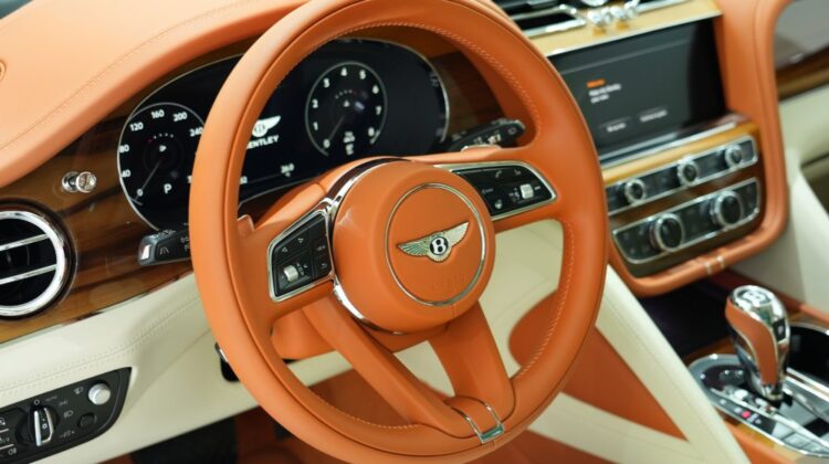 BENTLEY BENTAYGA V8 2023