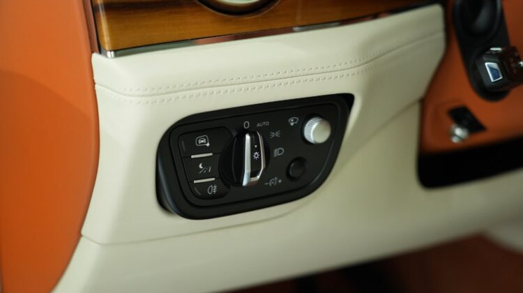 BENTLEY BENTAYGA V8 2023