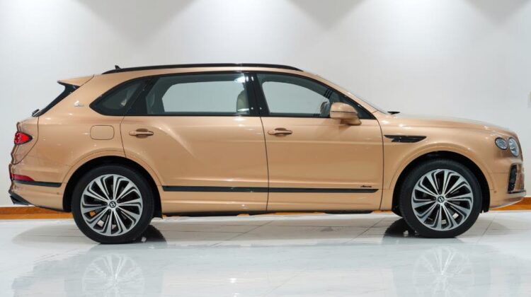 BENTLEY BENTAYGA FIRST EDITION AZURE