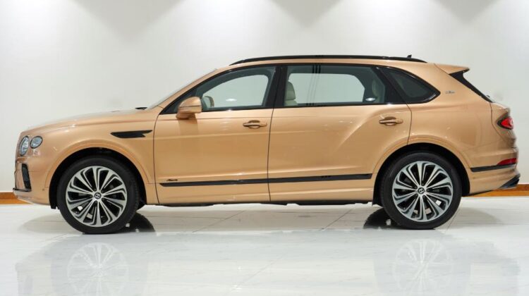 BENTLEY BENTAYGA FIRST EDITION AZURE