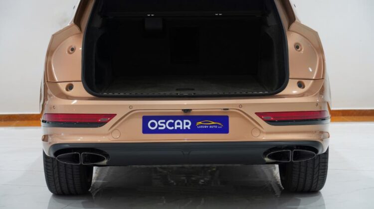 BENTLEY BENTAYGA FIRST EDITION AZURE