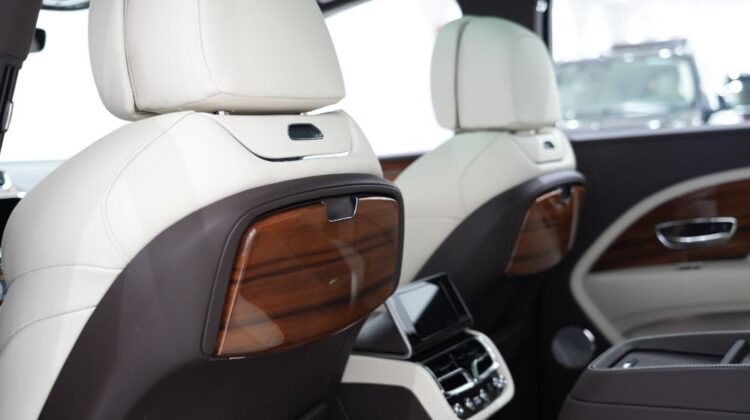 BENTLEY BENTAYGA FIRST EDITION AZURE