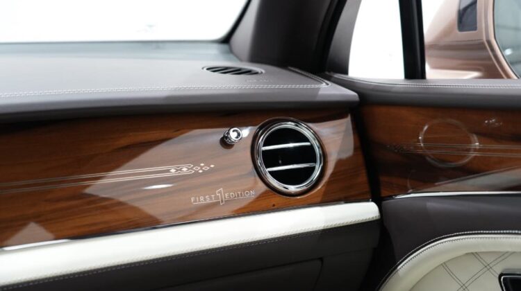 BENTLEY BENTAYGA FIRST EDITION AZURE