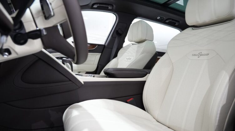 BENTLEY BENTAYGA FIRST EDITION AZURE