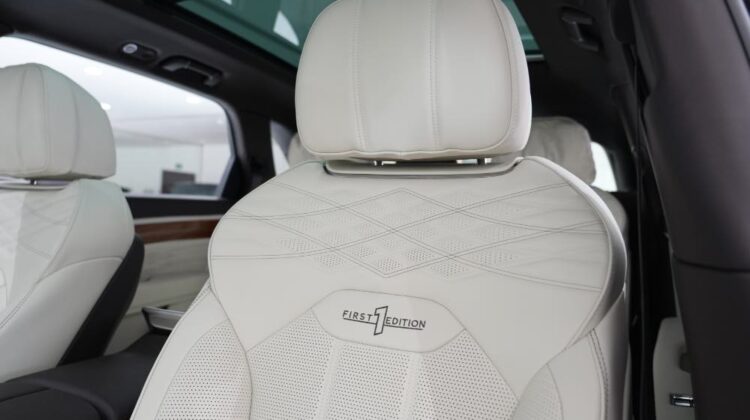 BENTLEY BENTAYGA FIRST EDITION AZURE