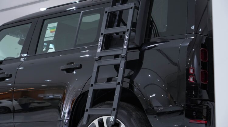 | DEFENDER X-DYNAMIC HSE 400PS AUTO || 2024 || 0 KM || GCC DEALER WARRANTY