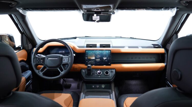 | DEFENDER X-DYNAMIC HSE 400PS AUTO || 2024 || 0 KM || GCC DEALER WARRANTY