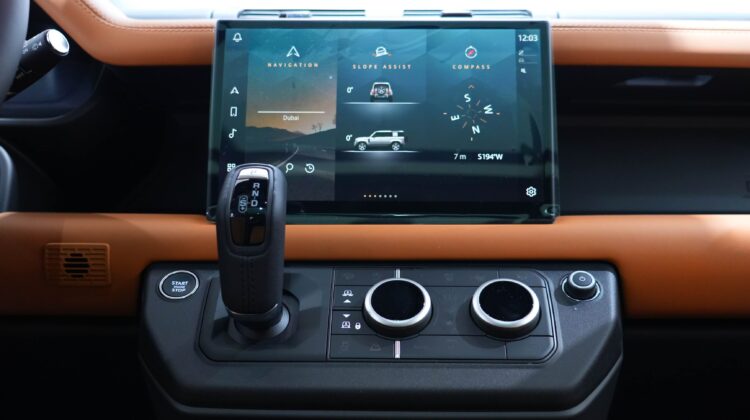 | DEFENDER X-DYNAMIC HSE 400PS AUTO || 2024 || 0 KM || GCC DEALER WARRANTY