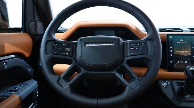| DEFENDER X-DYNAMIC HSE 400PS AUTO || 2024 || 0 KM || GCC DEALER WARRANTY