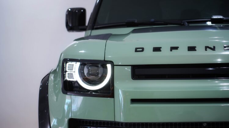 LAND ROVER DEFENDER 75th EDITION V6