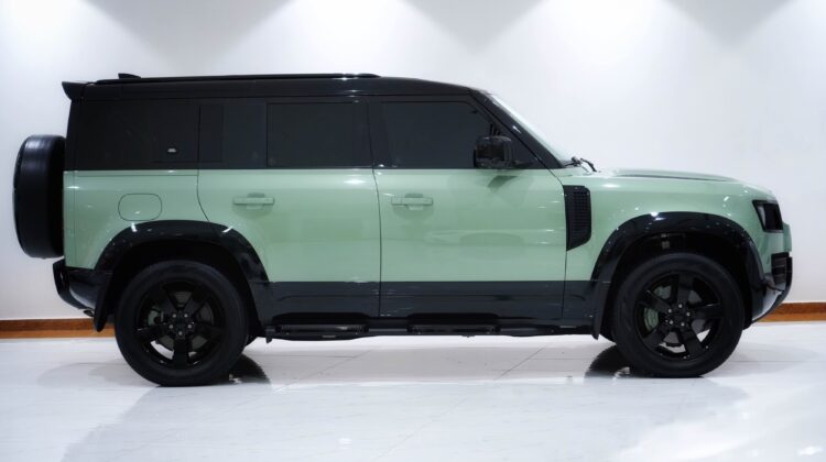 LAND ROVER DEFENDER 75th EDITION V6