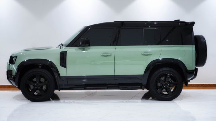 LAND ROVER DEFENDER 75th EDITION V6