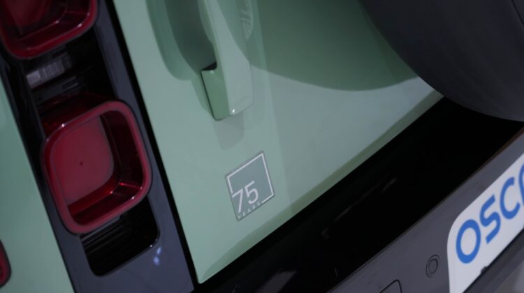 LAND ROVER DEFENDER 75th EDITION V6
