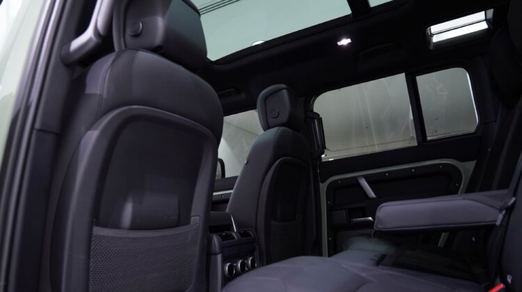 LAND ROVER DEFENDER 75th EDITION V6