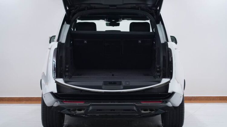 RANGE ROVER SV 2023
