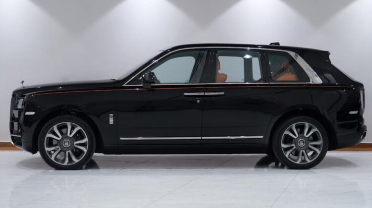 ROLLS ROYCE CULLINAN SILVER BADGE