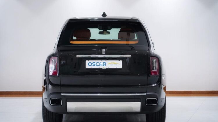 ROLLS ROYCE CULLINAN SILVER BADGE