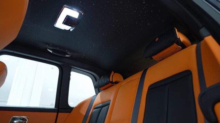 ROLLS ROYCE CULLINAN SILVER BADGE