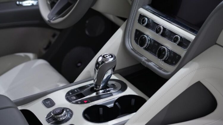 BENTLEY BENTAYGA AZURE FIRST EDITION EWB