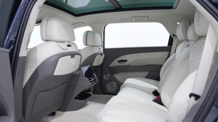 BENTLEY BENTAYGA AZURE FIRST EDITION EWB