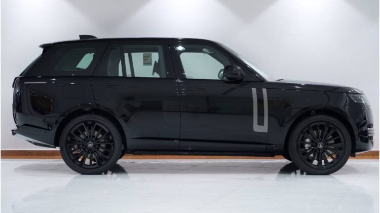 2024 RANGE ROVER 4.4 V8 P530 HSE