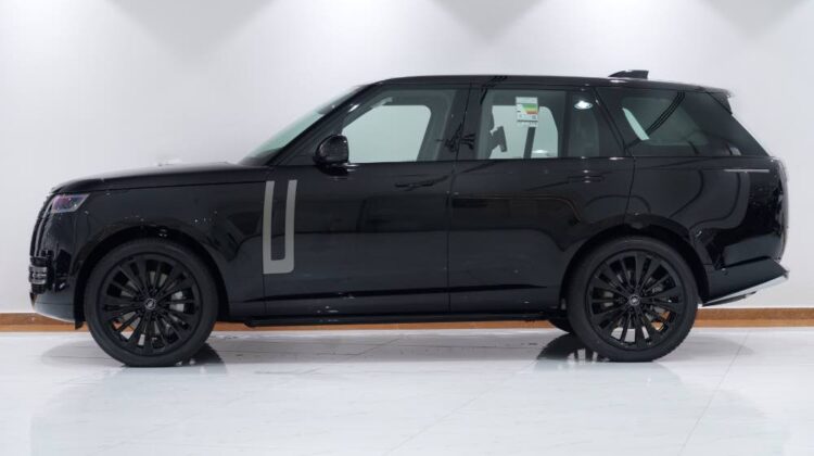 2024 RANGE ROVER 4.4 V8 P530 HSE