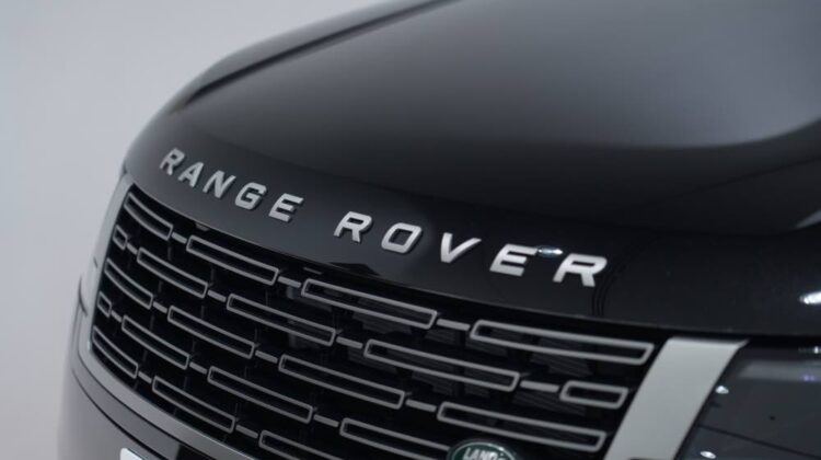 2024 RANGE ROVER 4.4 V8 P530 HSE