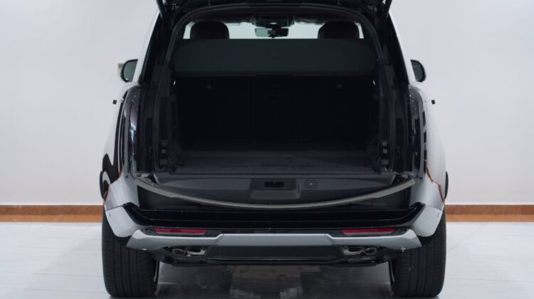 2024 RANGE ROVER 4.4 V8 P530 HSE