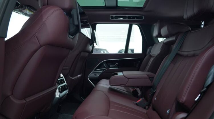 2024 RANGE ROVER 4.4 V8 P530 HSE
