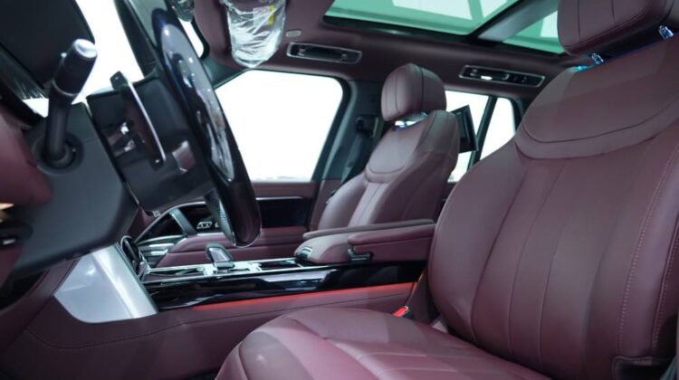 2024 RANGE ROVER 4.4 V8 P530 HSE