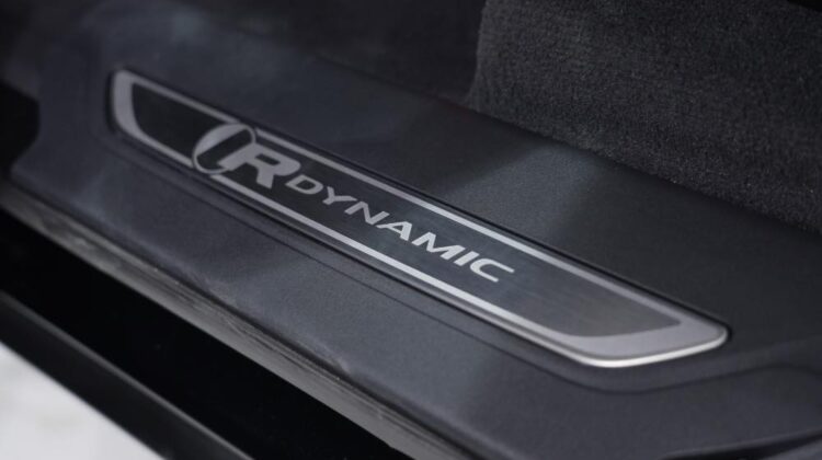 RANGE ROVER VELAR SE P250 R-DYNAMIC