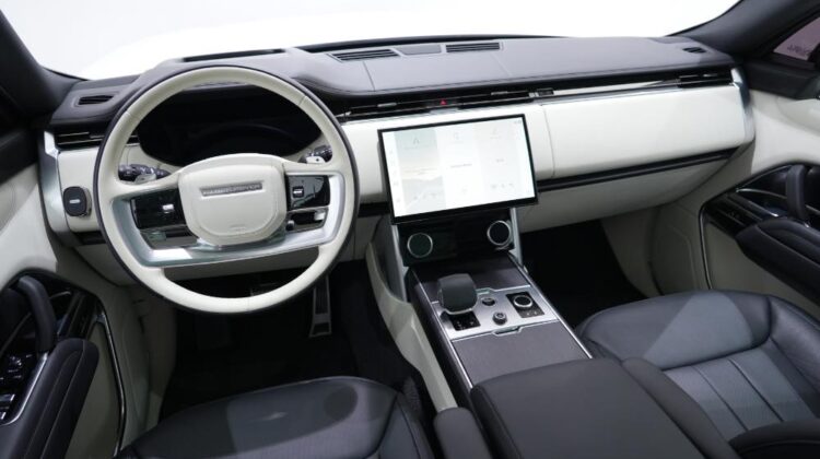 LAND ROVER RANGE ROVER HSE P530