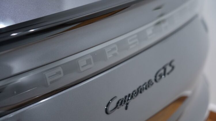 PORSCHE CAYENNE GTS