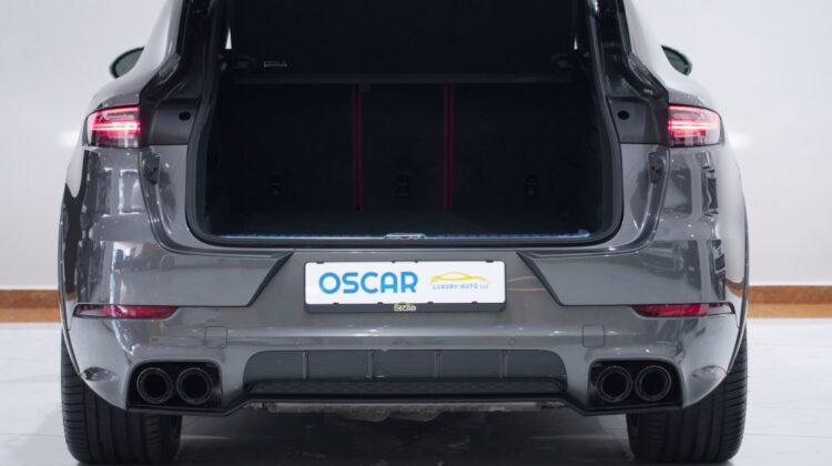 PORSCHE CAYENNE GTS