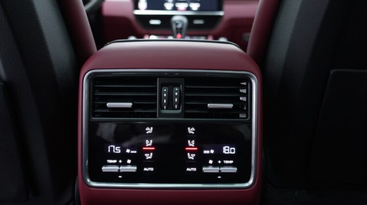 PORSCHE CAYENNE GTS