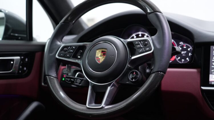 PORSCHE CAYENNE GTS