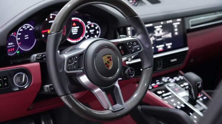 PORSCHE CAYENNE GTS