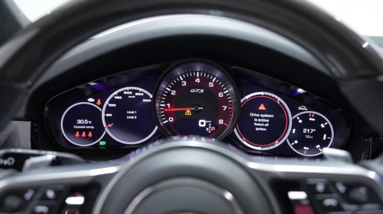 PORSCHE CAYENNE GTS