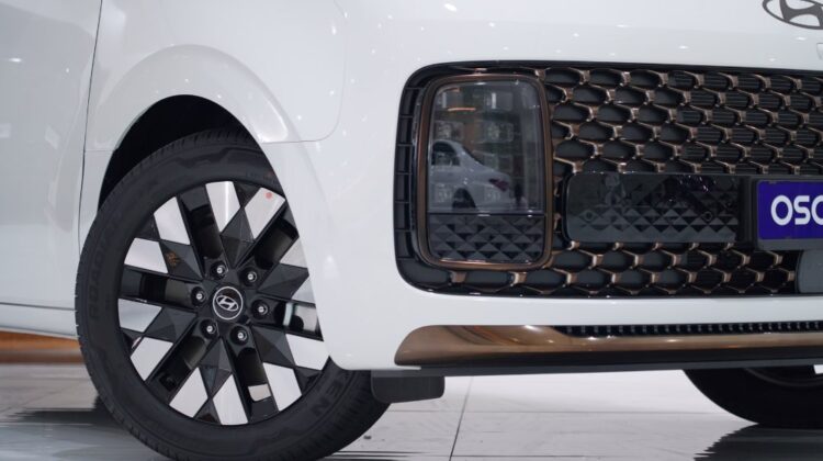 2025 HYUNDAI STARIA 3.5L 7S LUXURY