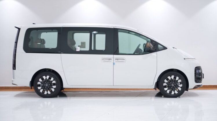2025 HYUNDAI STARIA 3.5L 7S LUXURY